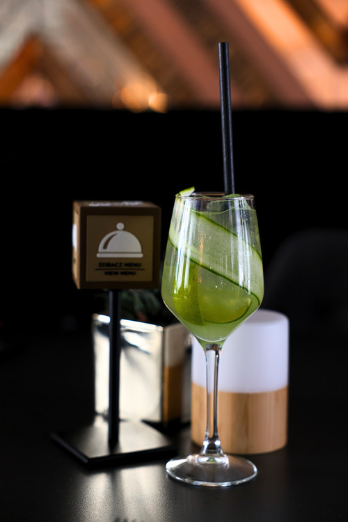 Koktajl typu spritz na kordiale ogórkowym